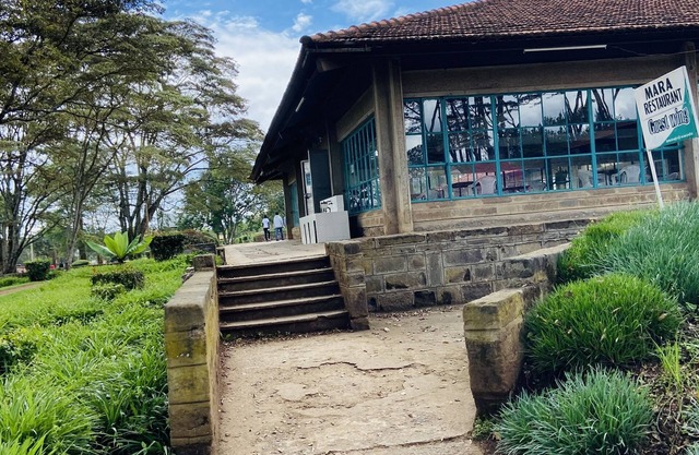 Maasai Mara game reserve Bungalows in the wild nProper view of wildlife