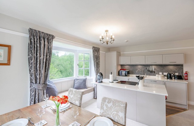 MacDonald Apartment - an apartment that sleeps 4 guests in 2 bedrooms