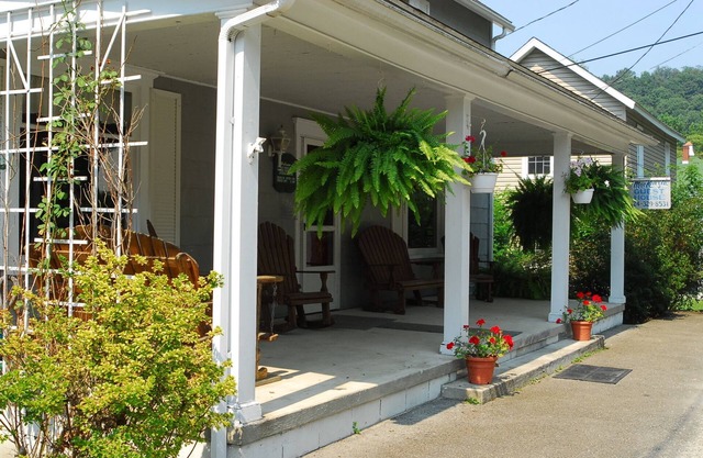 MacKenzie Guest House in the heart of Ohiopyle