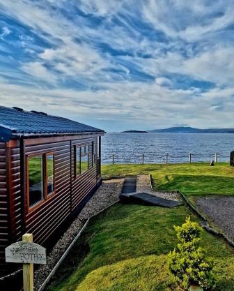 MacKenzies Bothy - SeaFront Cabin