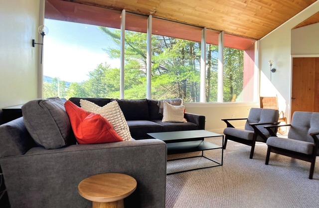 Mad River Valley family-friendly retreat in Waitsfield - newly renovated