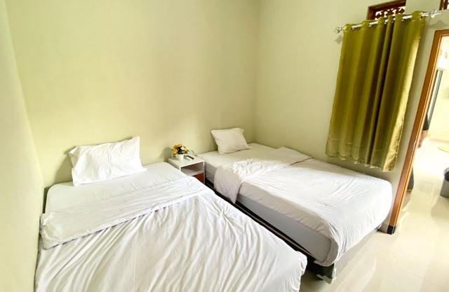Madina Guest House Syariah near Gembira Loka Zoo Yogyakarta Mitra RedDoorz