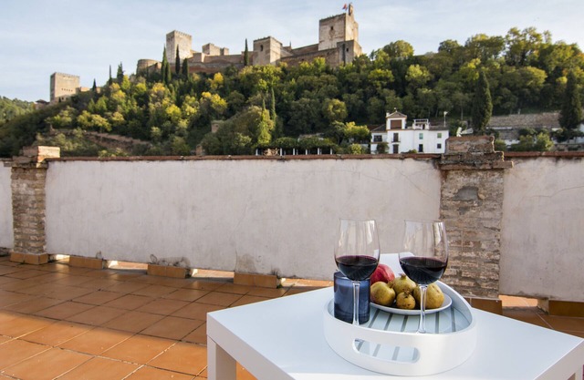 MAGIC ALHAMBRA RETREAT