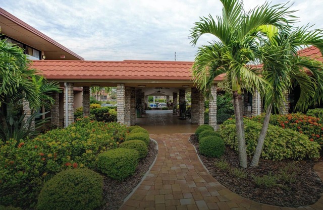 Magic Tree Resort 1 Bedroom - Close Proximity to ALL Theme Parks