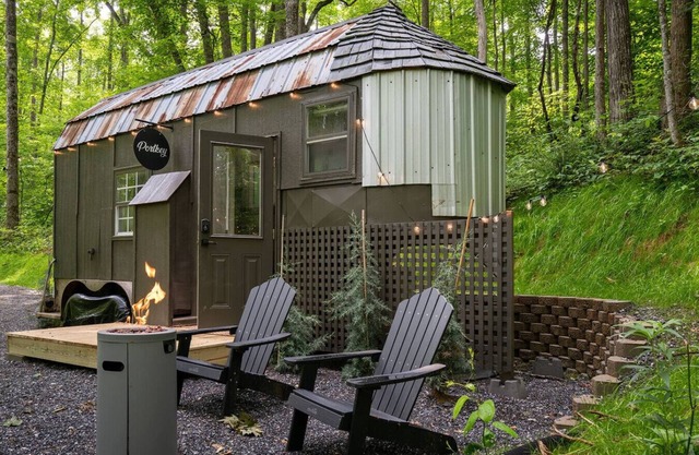 Magical Harry Potter Themed, Hot Tub, and Fire Pit!