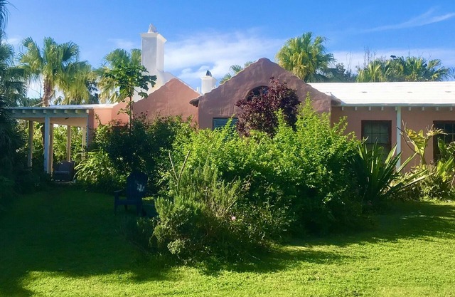 Magical private estate:3 bed Sage Cottage,big porch near Cambridge Beaches & fun