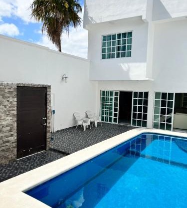 Magnífica casa con alberca privada a 10 min del mar
