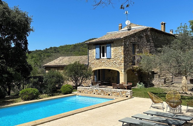 Magnificent stone farmhouse surrounded by vineyards, private swimming pool
