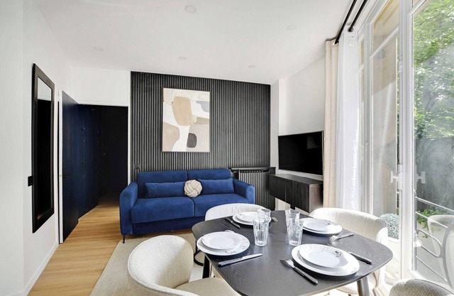 Magnificent 2BD/6P apartment - Eiffel Tower