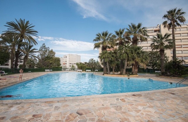 Magnificent 3P 82m2 apartment, air conditioning, WIFI, exceptional sea view (pool, tennis).