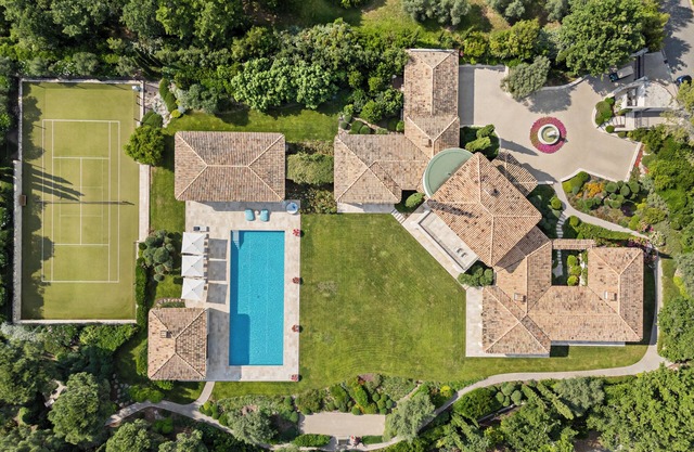 Magnificent 500m2 Villa - 7 bedrooms - Private estate