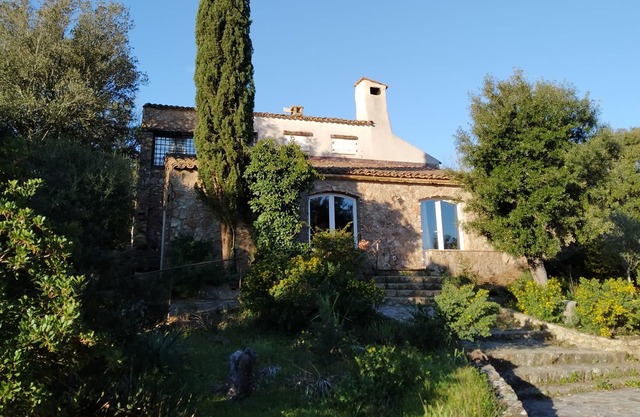 MAGNIFICENT VILLA 250 m² - Quiet with swimming pool