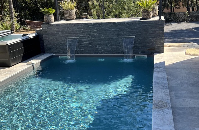 Magnificent luxury villa with swimming pool and jacuzzi