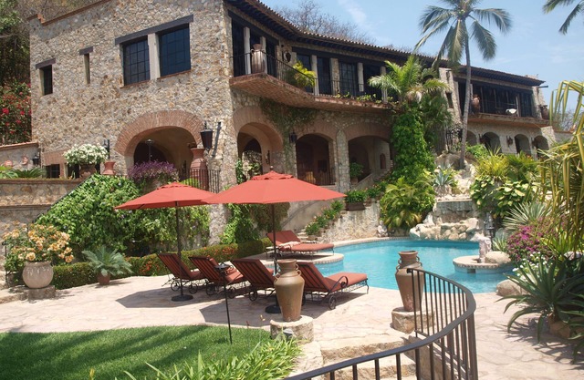 Magnificent Villa, 7 min to beach. Access thru Hotel Villa Vera.24/7 security.