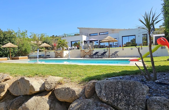 Magnificent villa classified 5 *, beach on foot and play area!