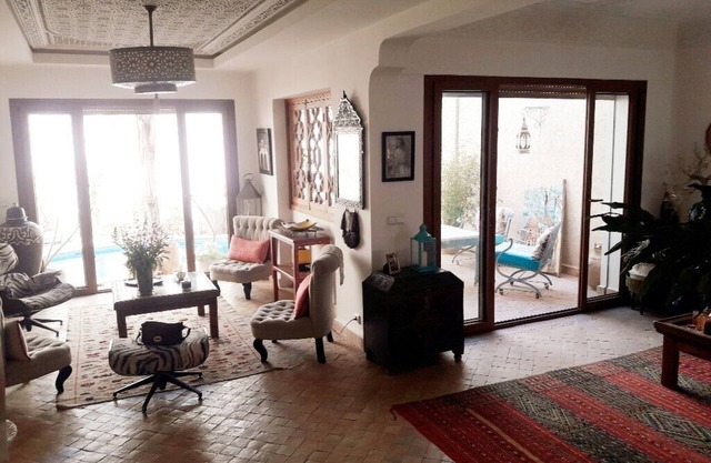MAGNIFICENT VILLA WITH SWIMMING POOL - RESIDENTIAL AREA - WIFI - TERRACE