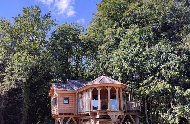 Magnifique Cabane Perchée Avec Jacuzzi Privatif