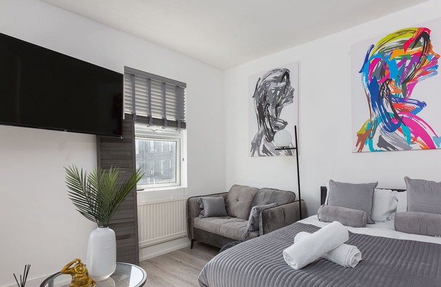 Maida Vale, Notting Hill. Large studio