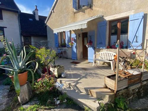 Maison avec terrasse avec vue sur la Reculée