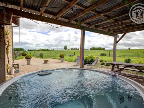 Maison authentique avec piscine chauffée, spa, sauna et cabane au cœur des pâturages - FR-1-496-7