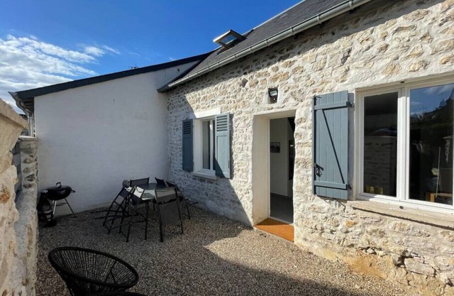 Maison Avec Cours Extérieures au Cœur de Vernon