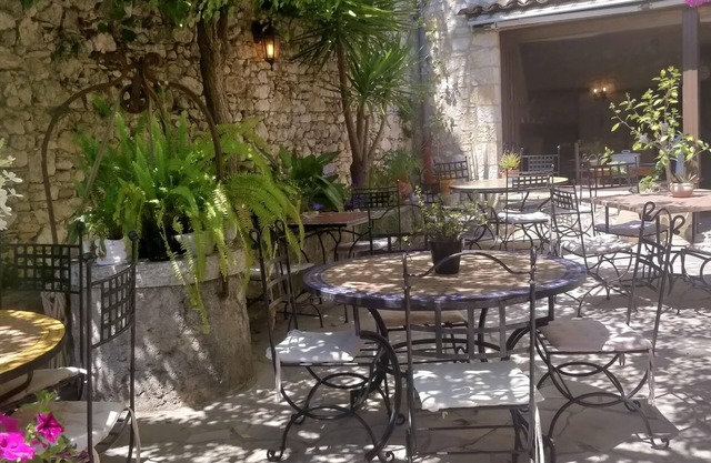 Maison Carles BnB