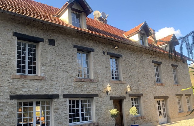 Maison de Campagne Rénovée Proche de Paris Avec Piscine