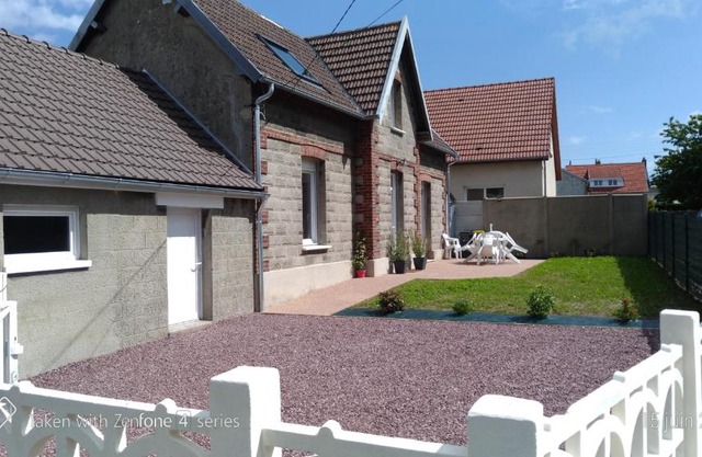MAISON DE PLAISANCE AVEC JARDIN ET VUE MER A 200m