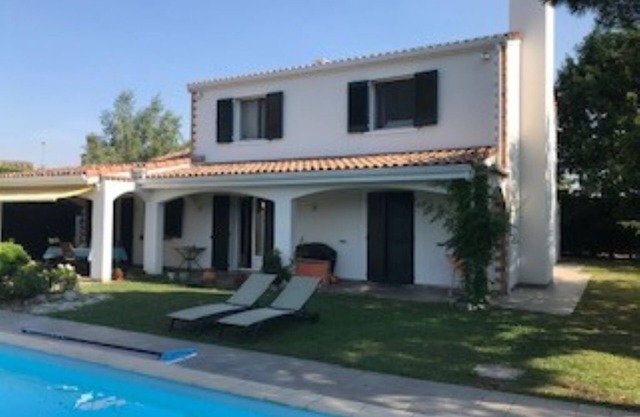 Maison de Vacances de 175m2 Avec Piscine Privée