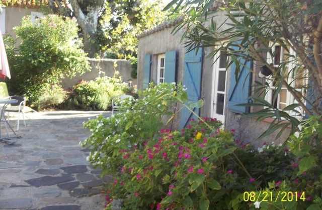 Maison de Vacances 1,5 km de la mer Quartier Calme Avec Jardin et Barbecue