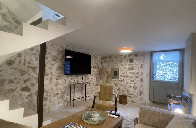 Maison de village - Valbonne