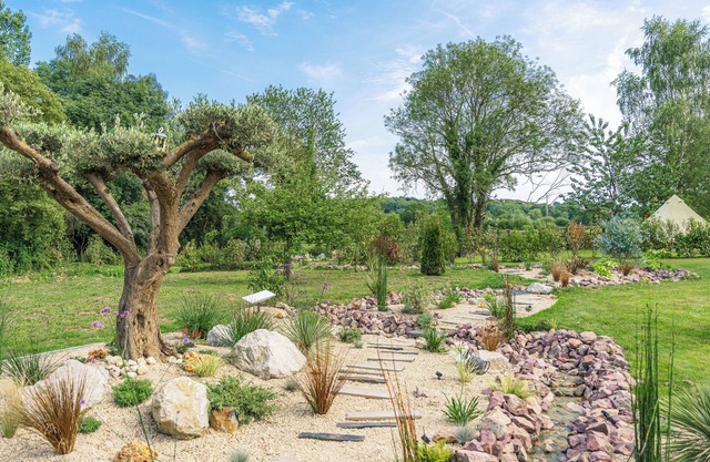 Maison du Bonheur with Spa & River, 4 Bedrooms & 2 Bathrooms