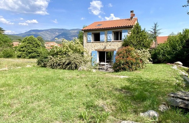 Maison en Pierre 4 Faces, Esprit Chalet Avec Wifi et Jardin Privatif