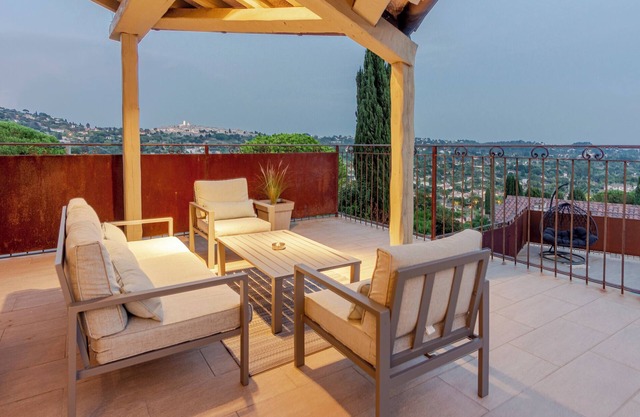 Maison Familiale vue Panoramique sur Saint Paul de Vence