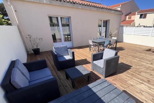 Maison familiale et chaleureuse à la chaume av 2 chambres, terrasse, wifi