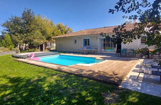 Maison familiale au calme avec piscine securisee