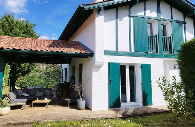 Maison Individuelle Avec Piscine au Coeur du Pays Basque