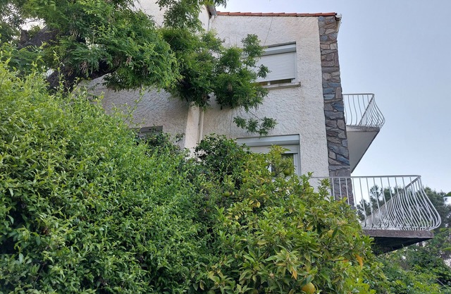 Maison Isolée Avec Jardinage Calme, Très Lumineuse