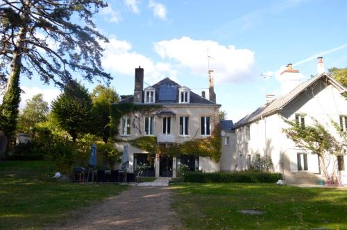 Maison lAmrique welcome you to one of their rooms, Dogs are also welcomed