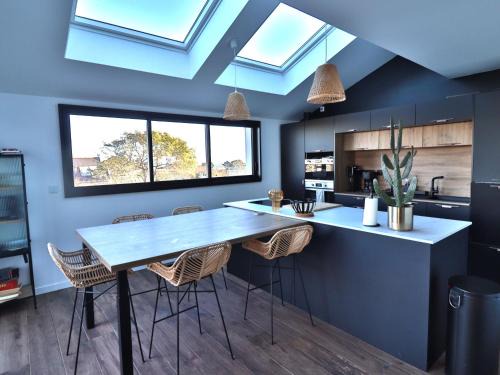 Maison neuve spacieuse à Groix, proche du Bourg - FR-1-813-4