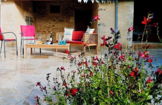 Maison Osbert: Spacious Retreat in Rural France