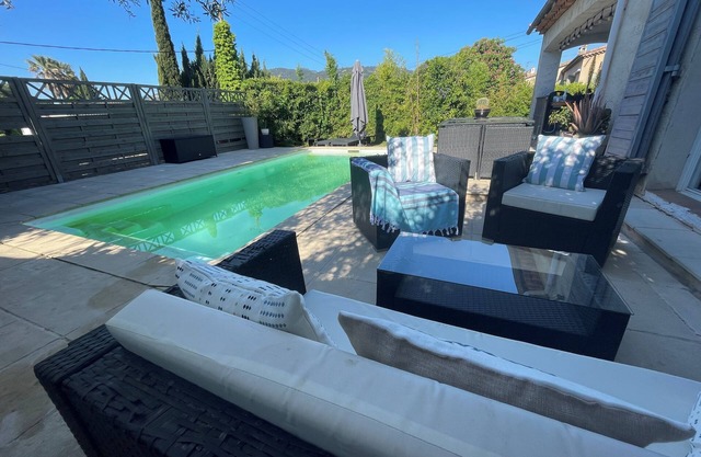 Maison Pour 8 Personnes. Proche Cannes et ses Plages Avec une Piscine Privée