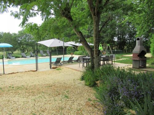 Maison spacieuse avec piscine privée au cœur du Périgord Noir, proche sites touristiques majestueux - FR-1-616-254