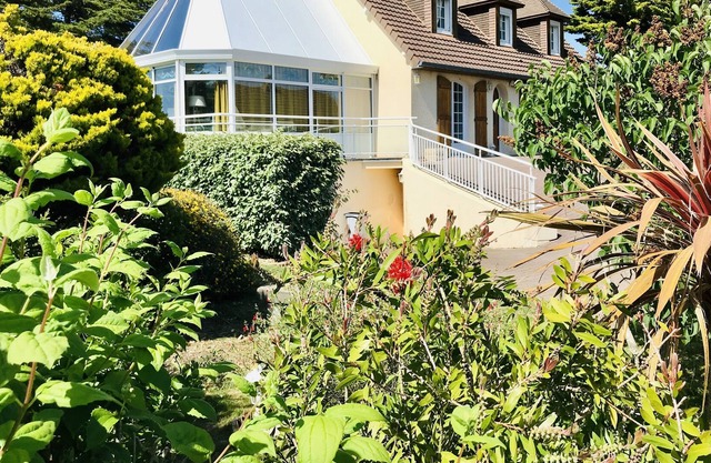 Maison St. Jacques. A wonderful property, Just a minutes walk to the beach !