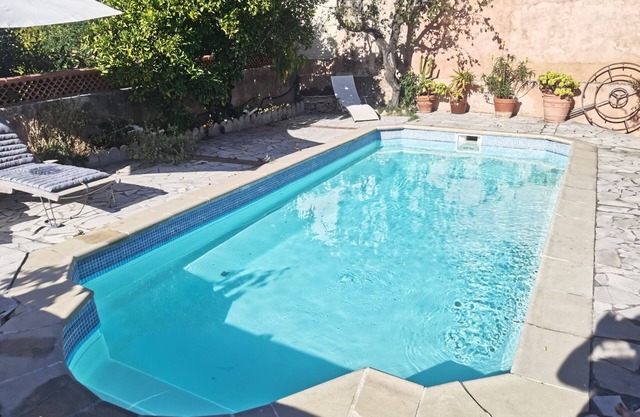 Maison T3 Moderne et Design Avec Terrasse et Piscine en été