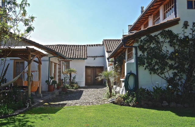 Maisonette apartment in a dreamlike garden, in historic Quito