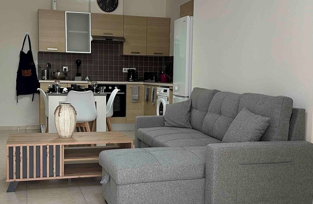 Majestic Gardens 10’ from Larnaca