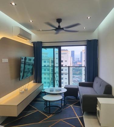 Majestic Maxim 3 Bedrooms Block D Near MRT
