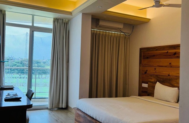 Mak Hotel