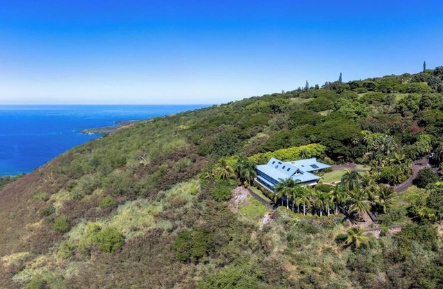 Maka Nui Estate private, family style home , newly renovated